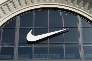 Nike gana un 31% menos en primeros seis meses y baja un 9% en operaciones postmercado