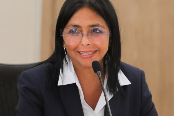 Gobierno: econom&iacute;a comunal ser&aacute; la v&iacute;a &laquo;concreta y eficiente&raquo; para enfrentar bloqueo econ&oacute;mico