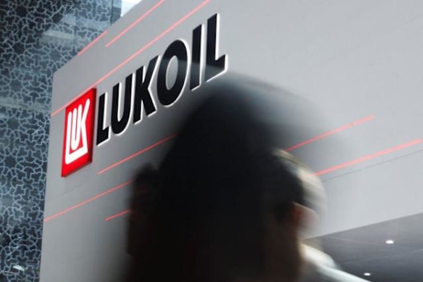 EE.UU. suspende algunas sanciones al gigante petrolero ruso Lukoil
