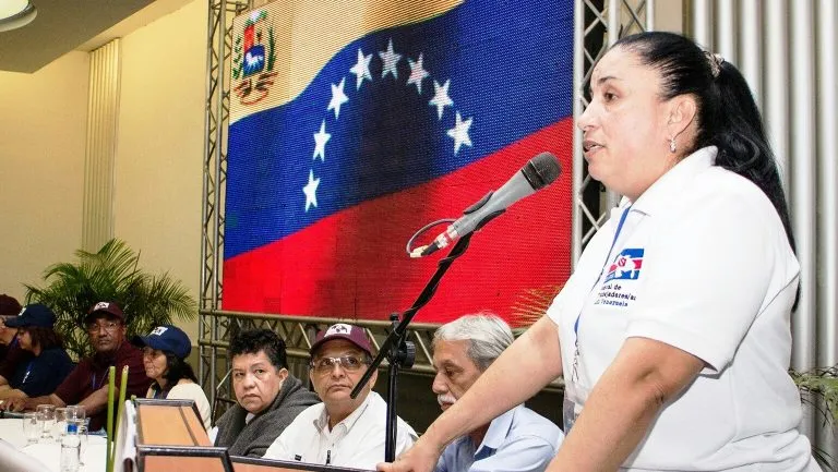 El salario como prioridad: Empresarios y sindicatos esperan reactivaci&oacute;n del di&aacute;logo en febrero