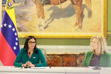 Delcy Rodr&iacute;guez plantea di&aacute;logo con &laquo;coincidentes&raquo; y &laquo;divergentes&raquo; junto con un plan de acci&oacute;n de 100 d&iacute;as