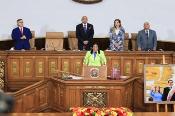 Delcy Rodr&iacute;guez: ingresos por acuerdos energ&eacute;ticos con EE.UU. ir&aacute;n a dos fondos de protecci&oacute;n social e infraestructura