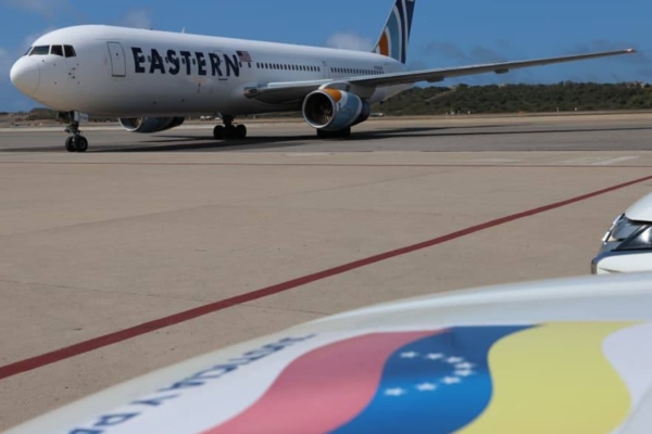 El vuelo n&uacute;mero 102: Llegaron a Venezuela 182 migrantes en un vuelo de repatriaci&oacute;n desde EEUU