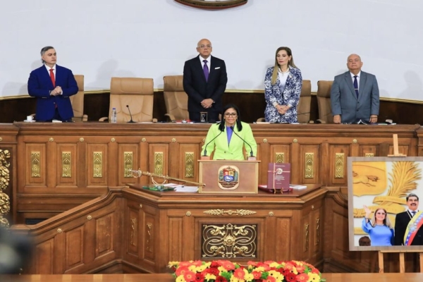 Delcy Rodr&iacute;guez: ingresos por acuerdos energ&eacute;ticos con EE.UU. ir&aacute;n a dos fondos de protecci&oacute;n social e infraestructura