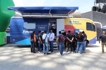 El Tesoro lanza T-mueve &iexcl;Tu banco sobre ruedas! en el estadio Monumental
