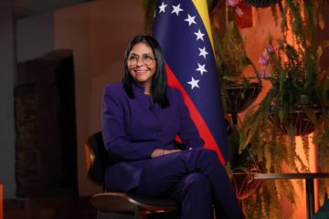 &laquo;Me han invitado&raquo;: Delcy Rodr&iacute;guez est&aacute; contemplando viajar a EEUU