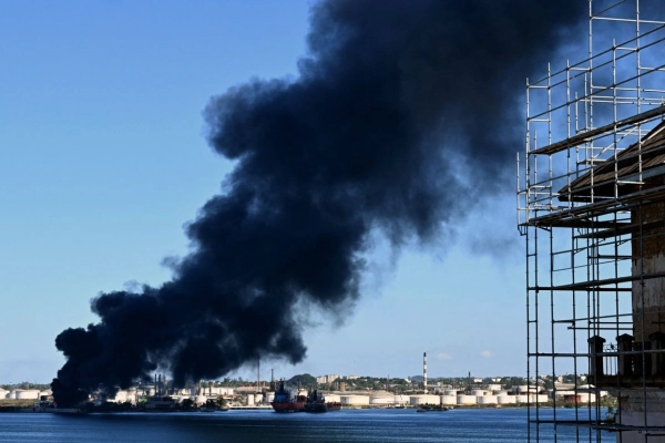 Se desata incendio en la refiner&iacute;a de petr&oacute;leo de La Habana
