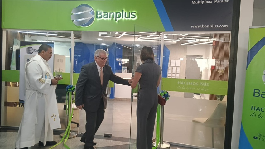 Banplus lleg&oacute; a Multiplaza Para&iacute;so y suma m&aacute;s de 40 agencias