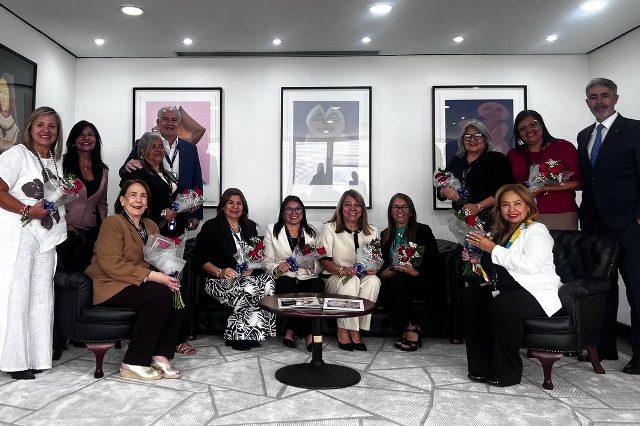 Talento femenino de Activo Banco Universal es reconocido por Asobanca