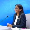 Delcy Rodr&iacute;guez promete seguridad a inversiones de EEUU &laquo;indistintamente de alternancias&raquo;