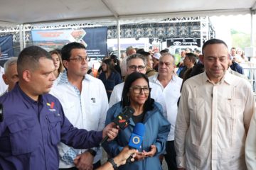 Delcy Rodr&iacute;guez particip&oacute; en la &laquo;Expo Fedec&aacute;maras Portuguesa 2026&raquo; y estim&oacute; que la econom&iacute;a crecer&aacute; 2 d&iacute;gitos en 2026