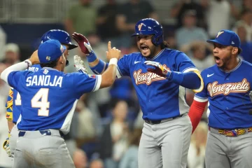 Venezuela gan&oacute; el Cl&aacute;sico Mundial de B&eacute;isbol en dram&aacute;tico partido contra EEUU