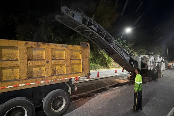 Durar&aacute;n un mes y medio: Restringen parcialmente circulaci&oacute;n de veh&iacute;culos por la Cota Mil por trabajos de asfaltado
