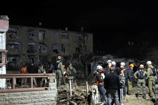 Corre plazo de 48 horas para que Ir&aacute;n reabra el estrecho de Ormuz, mientras la guerra se intensifica