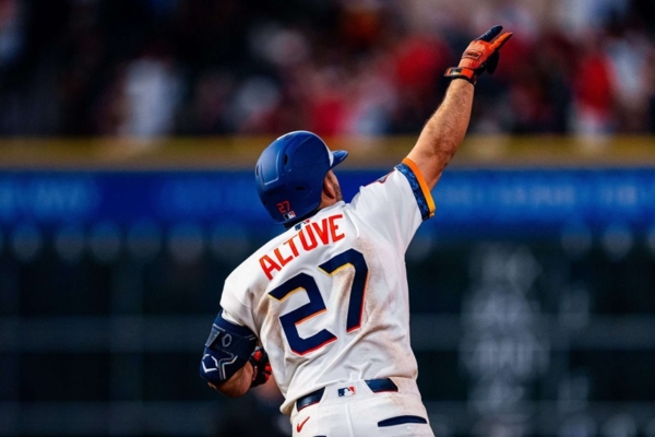 Jos&eacute; Altuve sigue pisando fuerte hacia Cooperstown