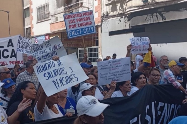 Trabajadores de Venezuela marchan por tercera vez en el a&ntilde;o por salarios &laquo;dignos&raquo;