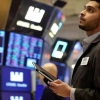 Wall Street cierra a la baja por ola de ventas en el sector tecnol&oacute;gico