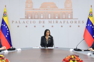 Delcy Rodr&iacute;guez: licencias de la OFAC no dan seguridad jur&iacute;dica por lo que deben cesar las sanciones