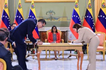 Venezuela y EE.UU. firman acuerdos para desarrollar proyectos petroleros y gas&iacute;feros en Monagas, Anzo&aacute;tegui y Barinas