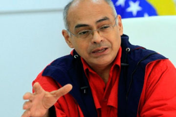 Carlos Alvarado asume nuevamente como ministro de Salud tras designaci&oacute;n de Delcy Rodr&iacute;guez