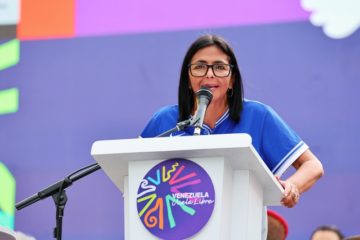 Delcy Rodr&iacute;guez anuncia ingreso m&iacute;nimo integral en US$240 y pensiones en US$70: &laquo;El aumento m&aacute;s importante en los &uacute;ltimos a&ntilde;os&raquo;