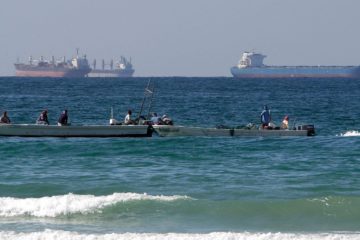 Trump advierte a Ir&aacute;n por supuestos cobros a petroleros en el estrecho de Ormuz