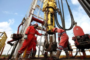 Reuters: demoras en la tramitaci&oacute;n de contratos retrasan inversiones petroleras en Venezuela