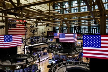Wall Street modera sus p&eacute;rdidas al cierre pese a la subida del petr&oacute;leo a 111 d&oacute;lares