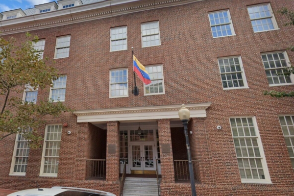 Reactivar servicios consulares en la Embajada de Venezuela en EE.UU. podr&iacute;a tardar hasta &laquo;a&ntilde;o y medio&raquo;