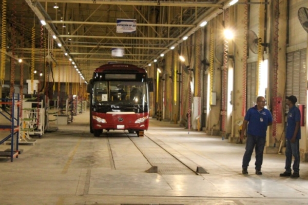 Supervisan la planta de autobuses Yutong: Trabajan para recuperar la flota y el ensamblaje de nuevas unidades