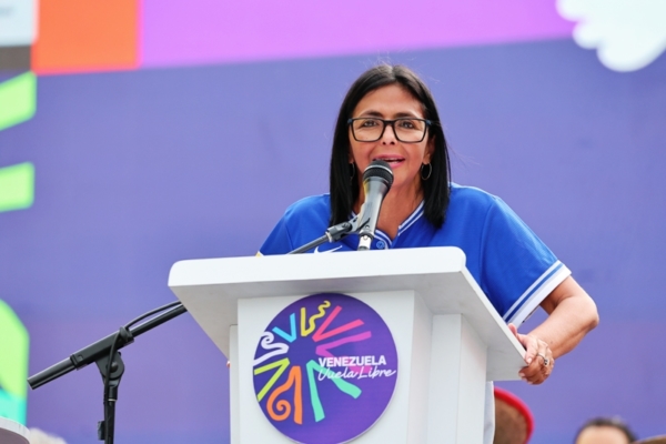 Delcy Rodr&iacute;guez anuncia ingreso m&iacute;nimo integral en US$240 y pensiones en US$70: &laquo;El aumento m&aacute;s importante en los &uacute;ltimos a&ntilde;os&raquo;