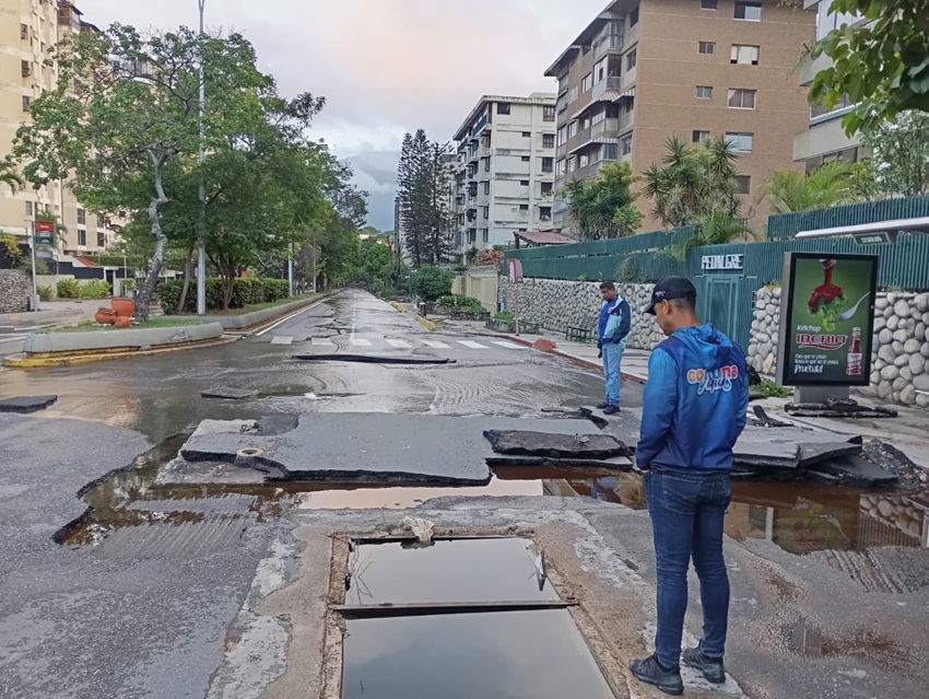 Suspenden servicio de agua en algunas zonas de Baruta tras rotura de ...