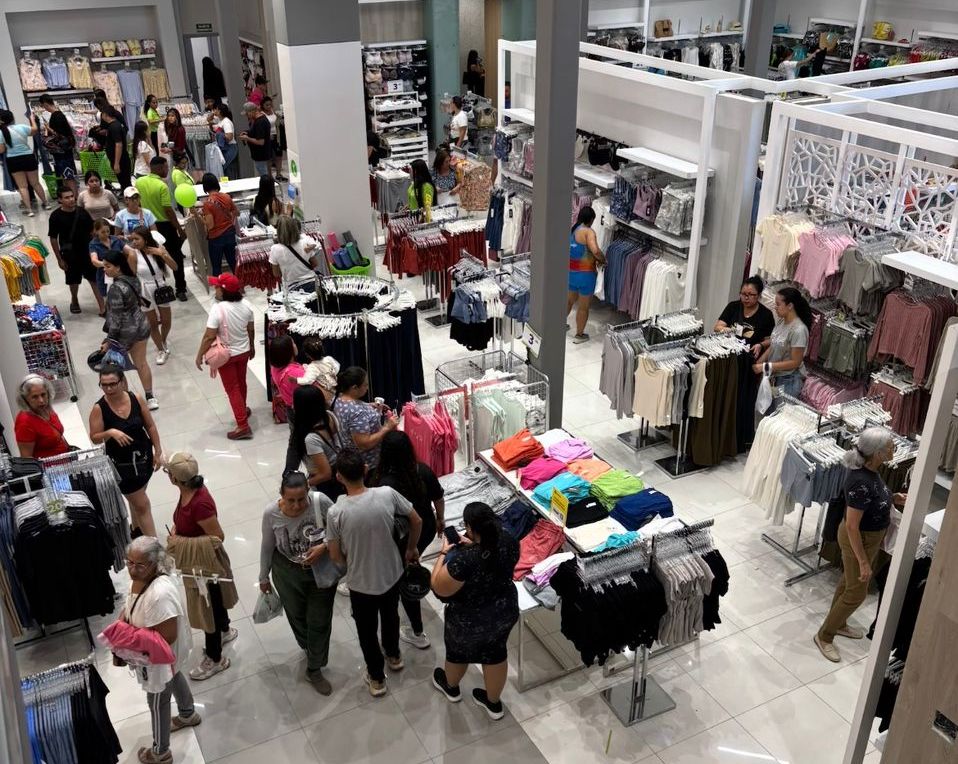 Tijerazo inaugur&oacute; su primera tienda en La Guaira con gran afluencia de p&uacute;blico