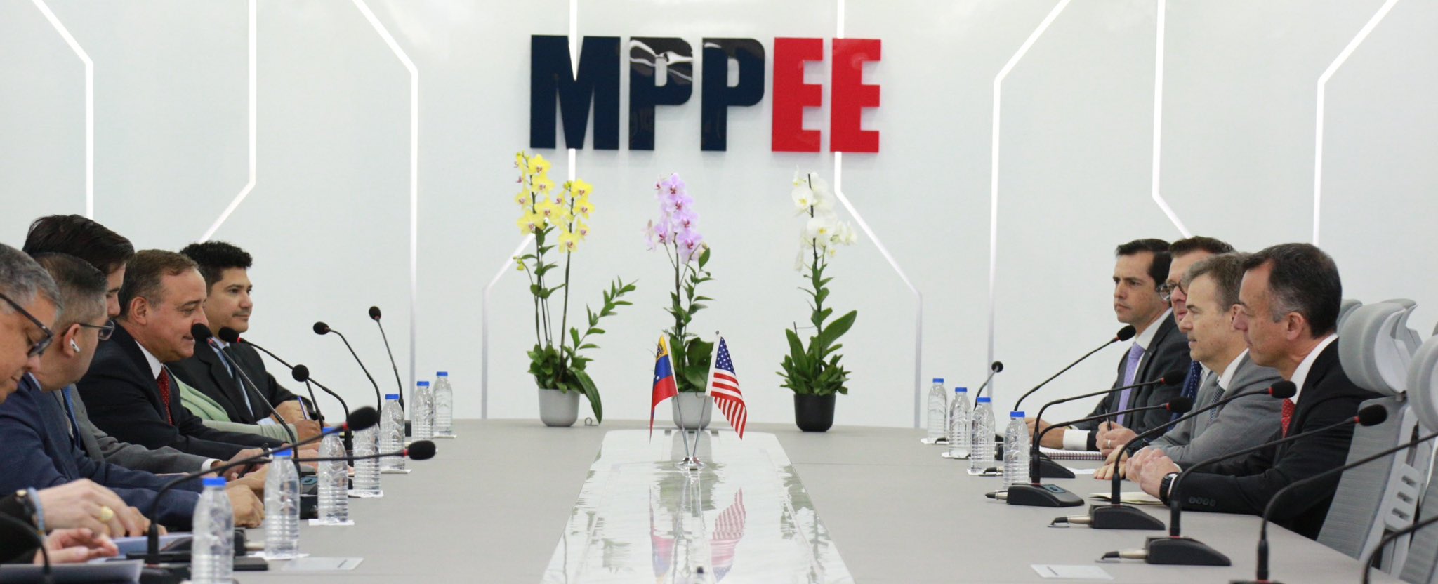 John Barrett: EE.UU. trabajar&aacute; en la reconstruccci&oacute;n de la red el&eacute;ctrica de Venezuela
