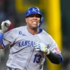Salvador P&eacute;rez a la caza de Iv&aacute;n &ldquo;Pudge&rdquo; Rodr&iacute;guez