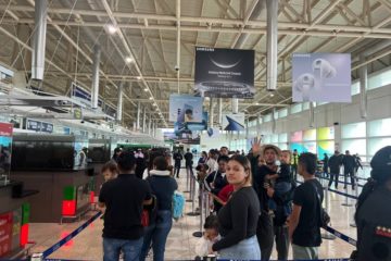 Regresan al pa&iacute;s 134 venezolanos en el primer vuelo humanitario desde Panam&aacute;