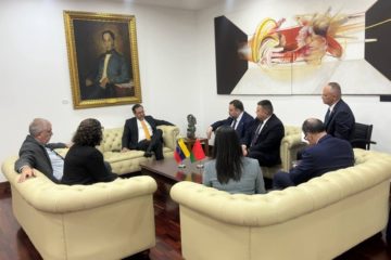 Canciller de Venezuela se reuni&oacute; con una delegaci&oacute;n bielorrusa para consolidar la agenda de cooperaci&oacute;n