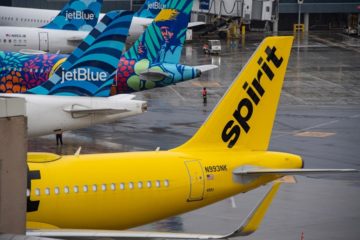 Administraci&oacute;n Trump y aerol&iacute;neas acuerdan plan de ayuda para clientes y empleados de Spirit