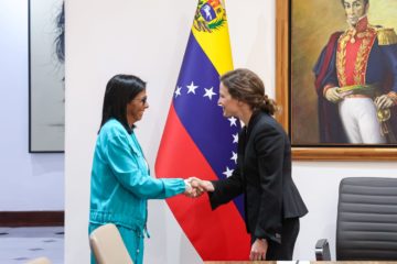 Exploraron avances econ&oacute;micos de Venezuela: Delcy Rodr&iacute;guez se re&uacute;ne con autoridades del Banco Mundial