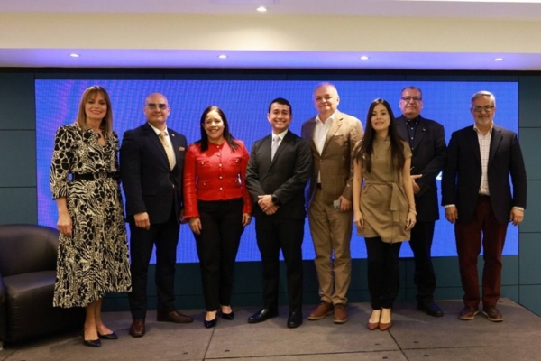 Sector industrial present&oacute; propuestas a autoridades para aumentar exportaciones: Se establecer&aacute; una agenda de trabajo