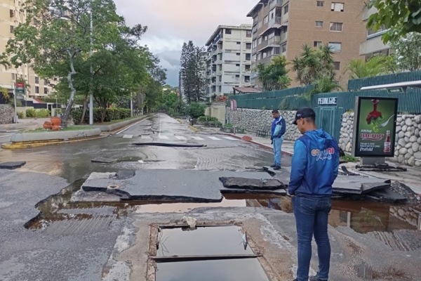 Suspenden servicio de agua en algunas zonas de Baruta tras rotura de tuber&iacute;a del Sistema Tuy II (+detalles)