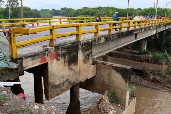 Cierran totalmente el tr&aacute;nsito por el puente fronterizo Santander durante 15 d&iacute;as por rehabilitaci&oacute;n