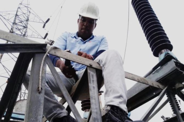 Con recuperar 10% de la capacidad de generaci&oacute;n se acabar&iacute;an los racionamientos el&eacute;ctricos