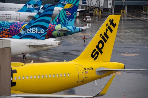 Administraci&oacute;n Trump y aerol&iacute;neas acuerdan plan de ayuda para clientes y empleados de Spirit