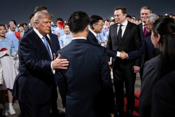 Abrir el mercado chino a negocios de EEUU: Trump lleg&oacute; a China con Elon Musk, Tim Cook y Jensen Huang