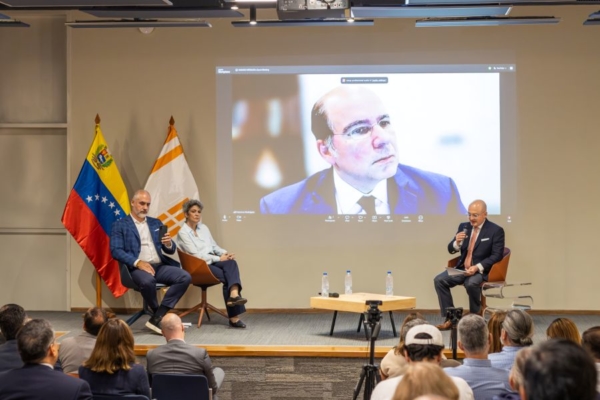 Dolarizaci&oacute;n: &iquest;Una soluci&oacute;n efectiva o una opci&oacute;n &laquo;demasiado radical&raquo;?