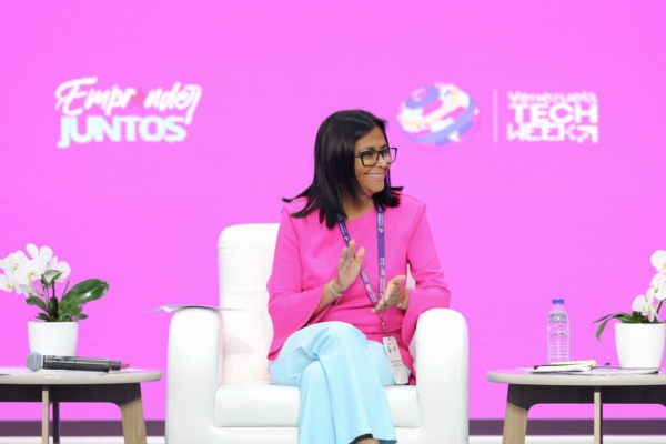Delcy Rodr&iacute;guez anuncia fondo de venture capital para emprendimientos tecnol&oacute;gicos y promoci&oacute;n en mercados extranjeros