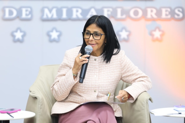 Delcy Rodr&iacute;guez anuncia que en junio comienza consulta nacional para reformar la Justicia