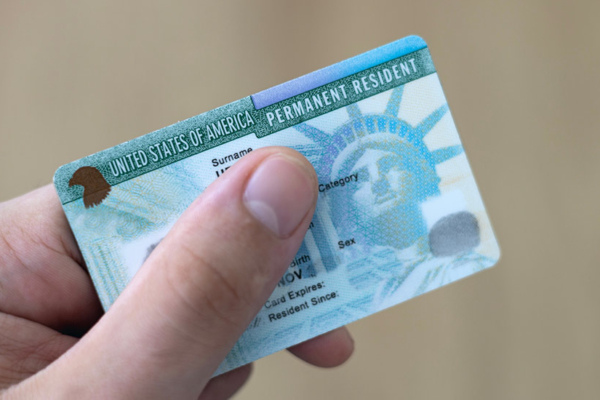 Extranjeros que quieran lograr la &laquo;green card&raquo; en EEUU deber&aacute;n pedirla fuera del pa&iacute;s