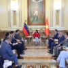 Llega a Venezuela el canciller de Vietnam para revisar relaciones y cooperaci&oacute;n bilateral
